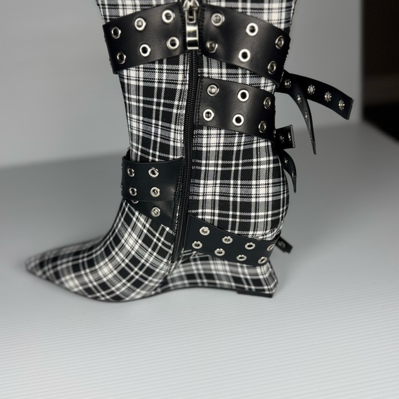 Azalea Wang “Chalkis”Plaid Ankle Boots with Buckle Accents - Picture 3 of 3